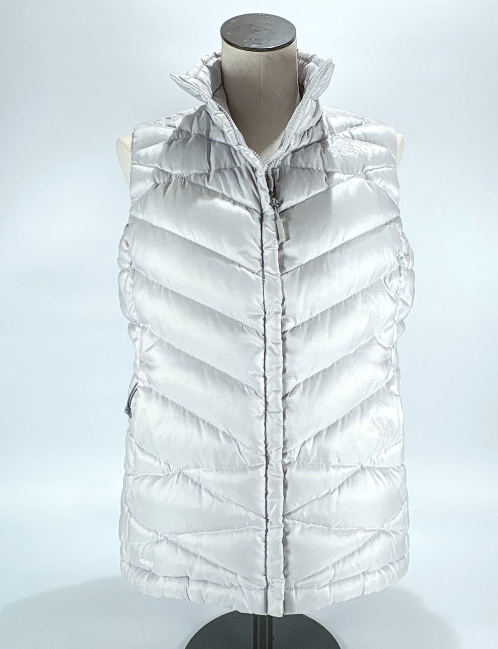 The North Face 550 Zip Vest Puffer Women’s MED Metallic Gray Goose Down Quilted